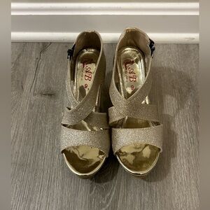 Gold shoes wedges